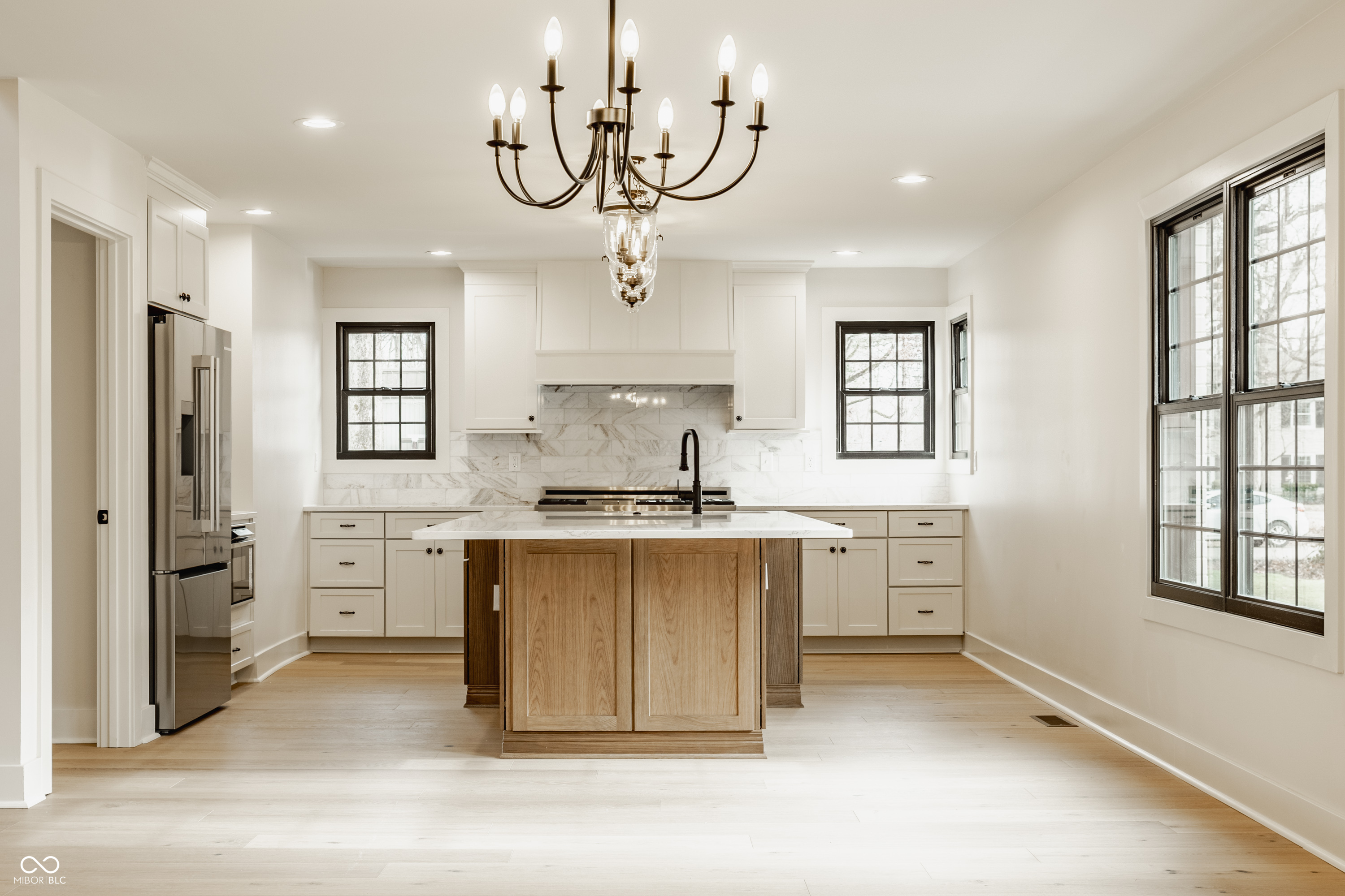 8390 N Illinois Street