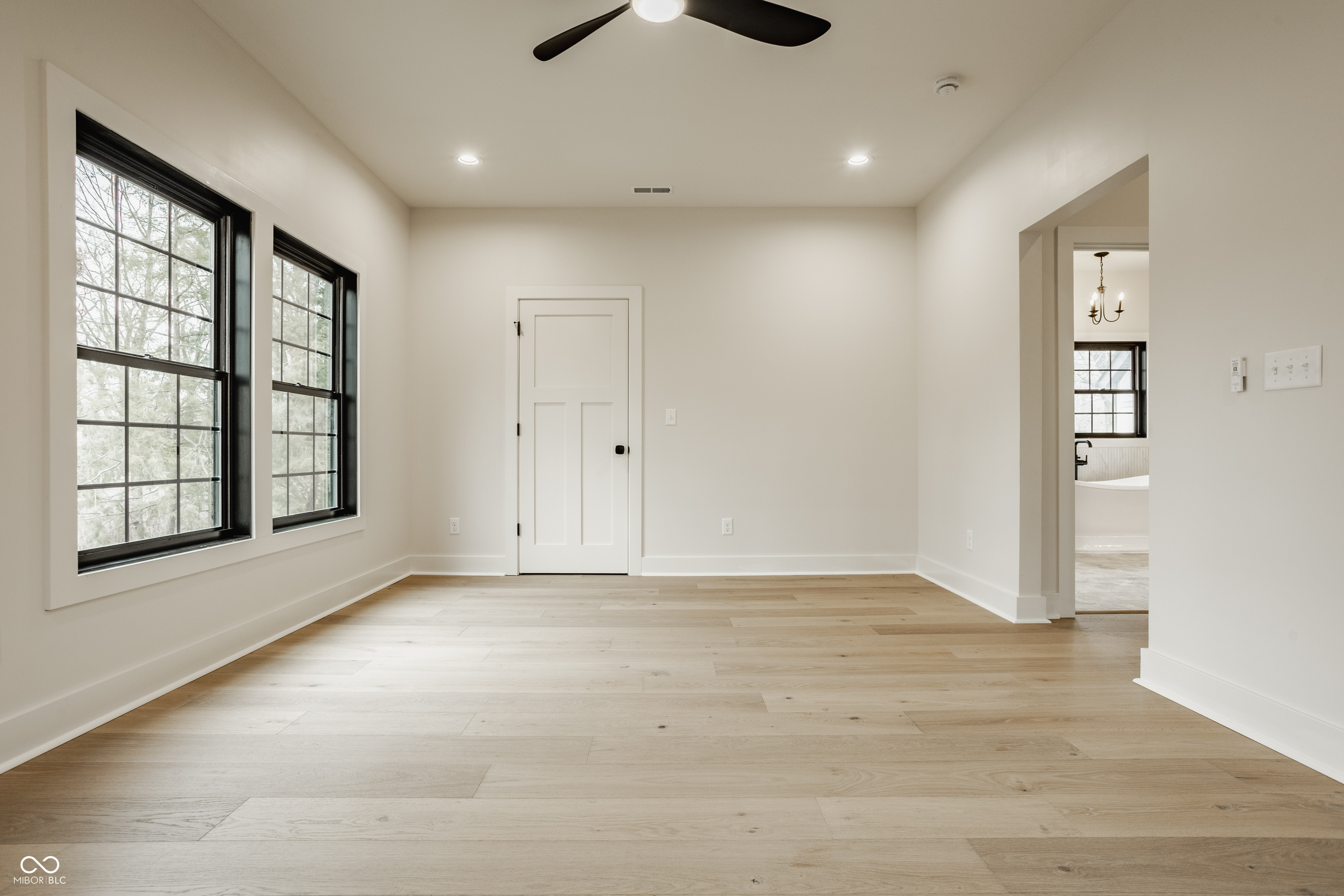 8390 N Illinois Street