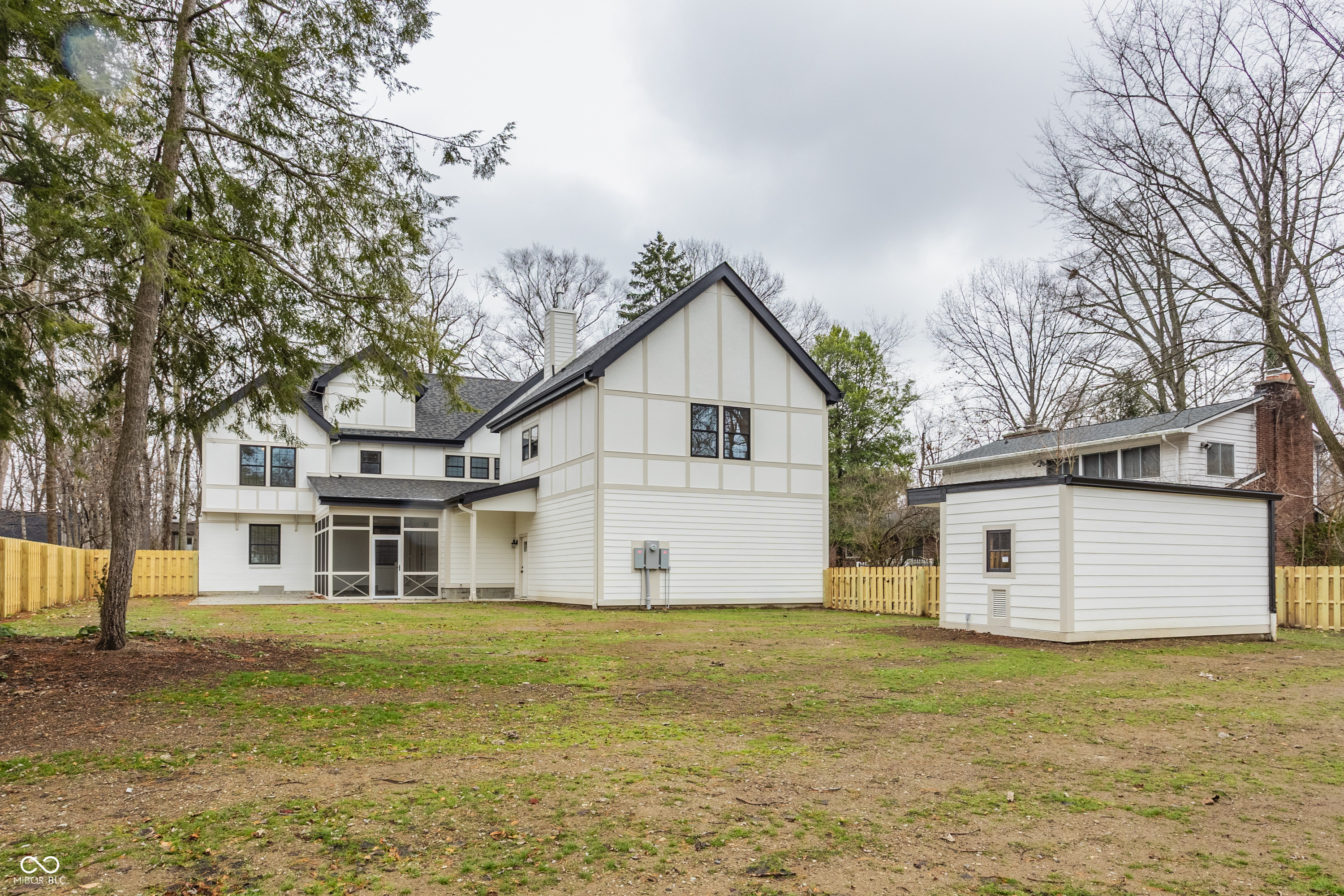 8390 N Illinois Street