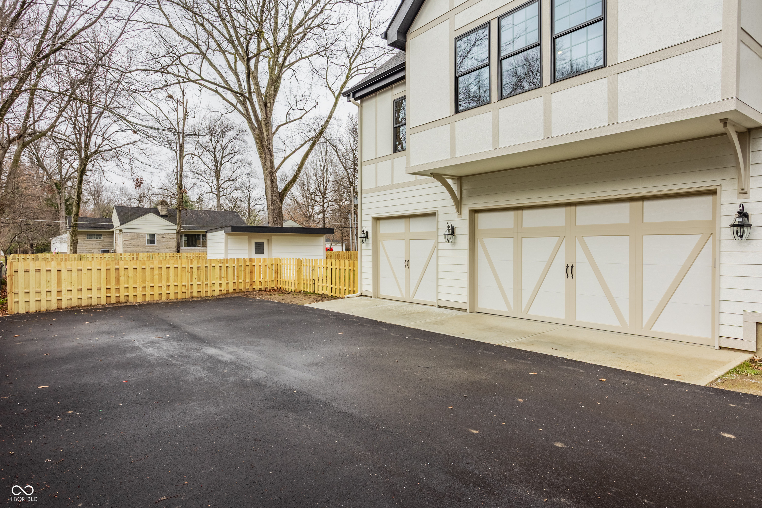 8390 N Illinois Street