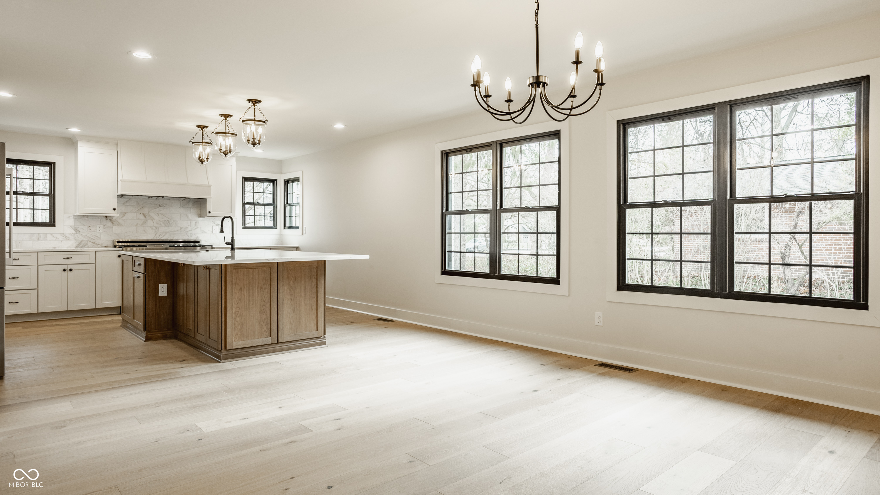 8390 N Illinois Street