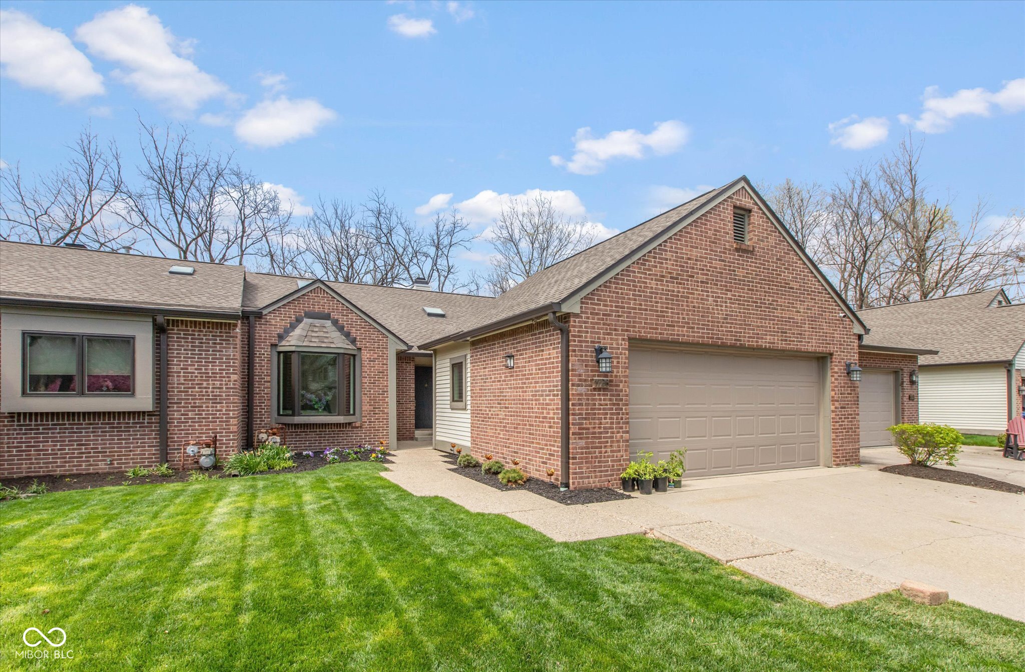1726 Creekside Lane W