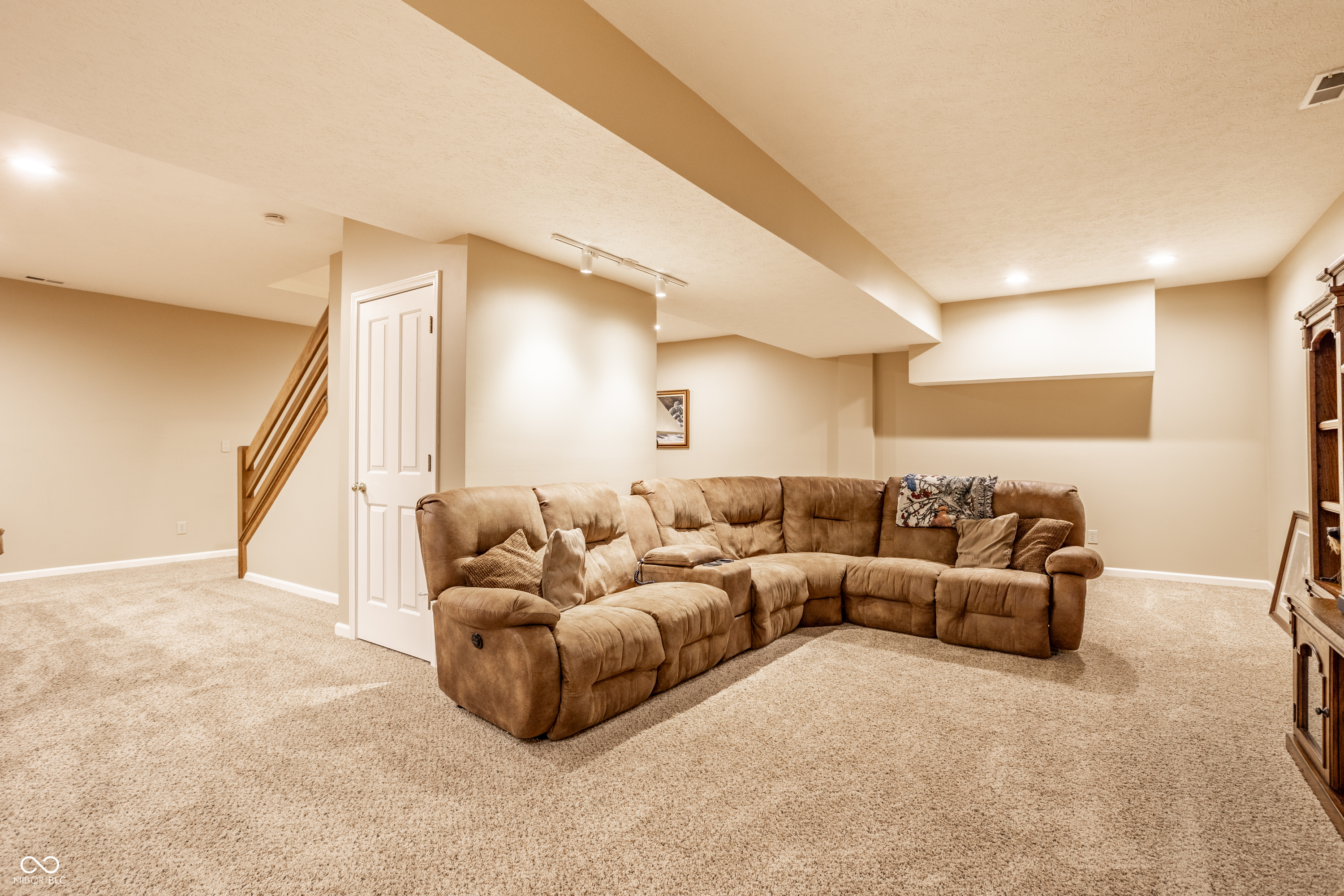 3824 Constitution Drive