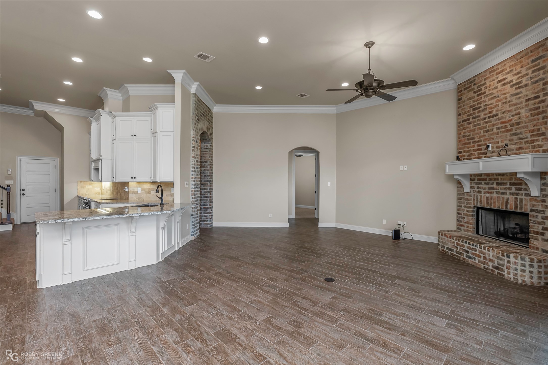 698 Dumaine Drive