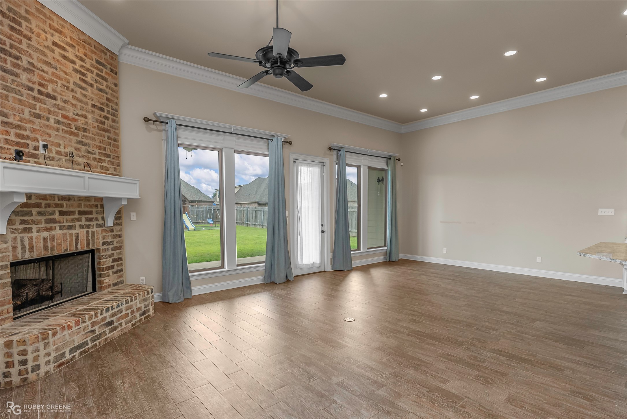 698 Dumaine Drive