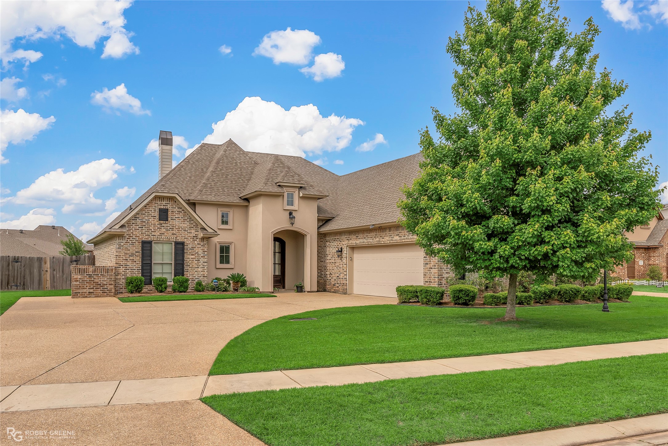 698 Dumaine Drive