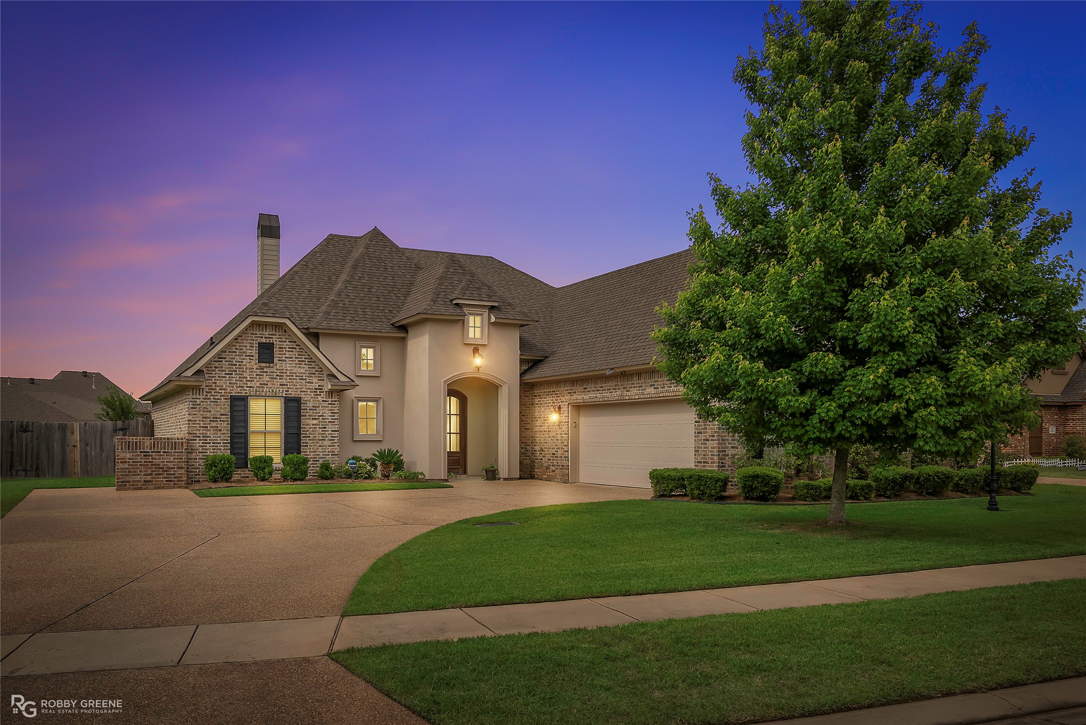 698 Dumaine Drive