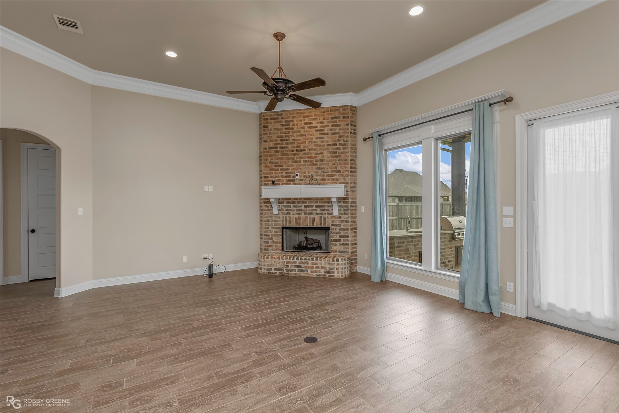 698 Dumaine Drive