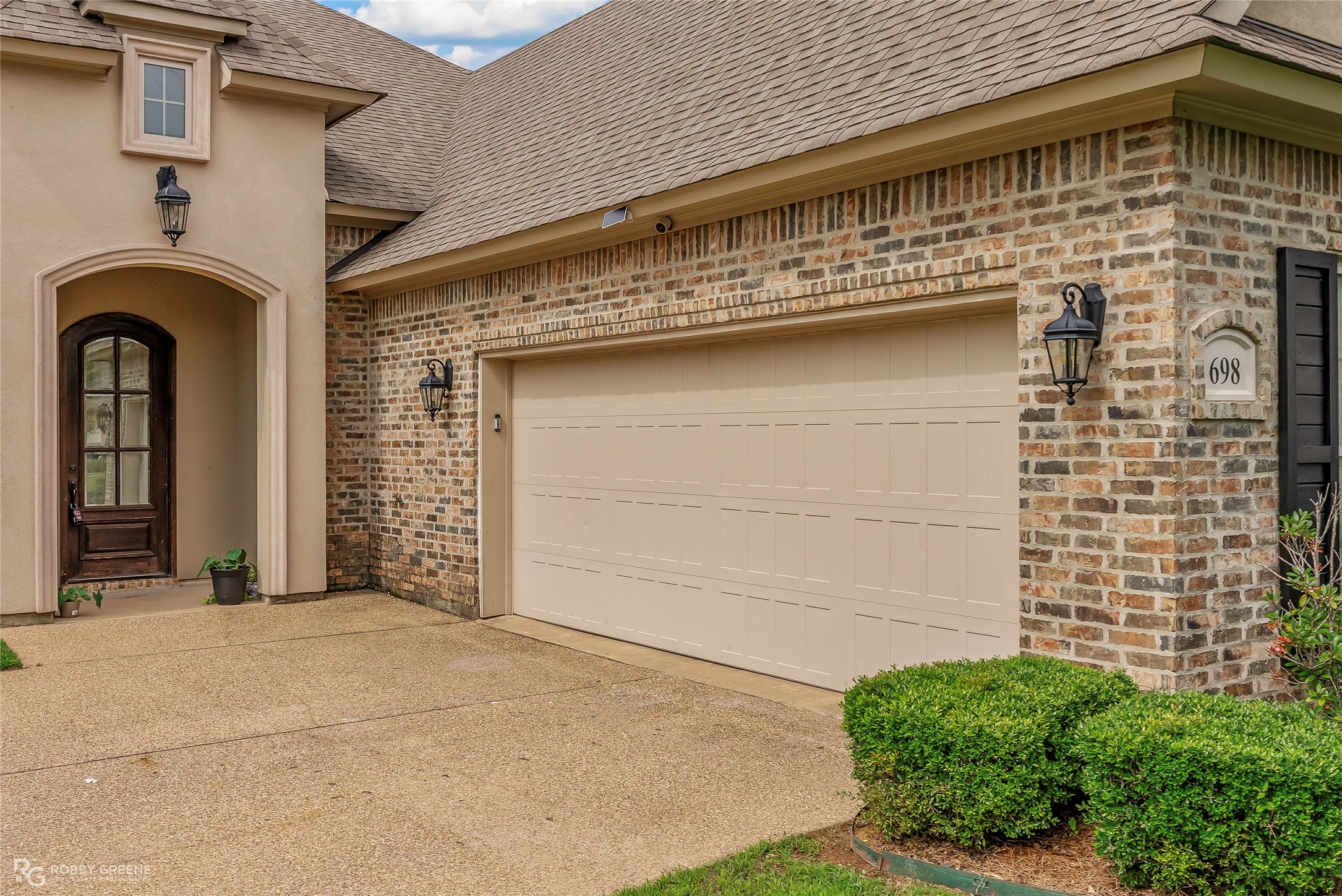 698 Dumaine Drive