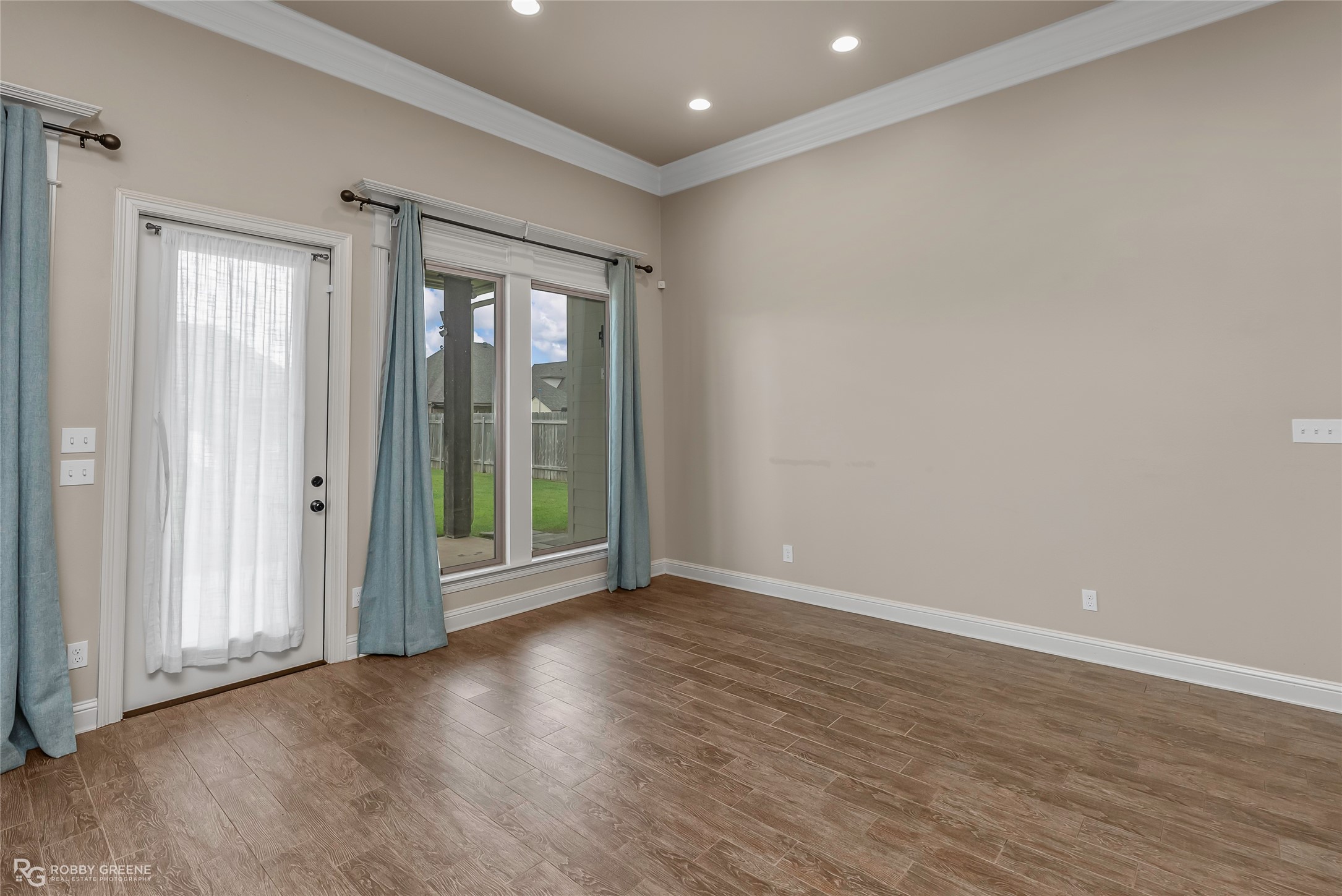 698 Dumaine Drive