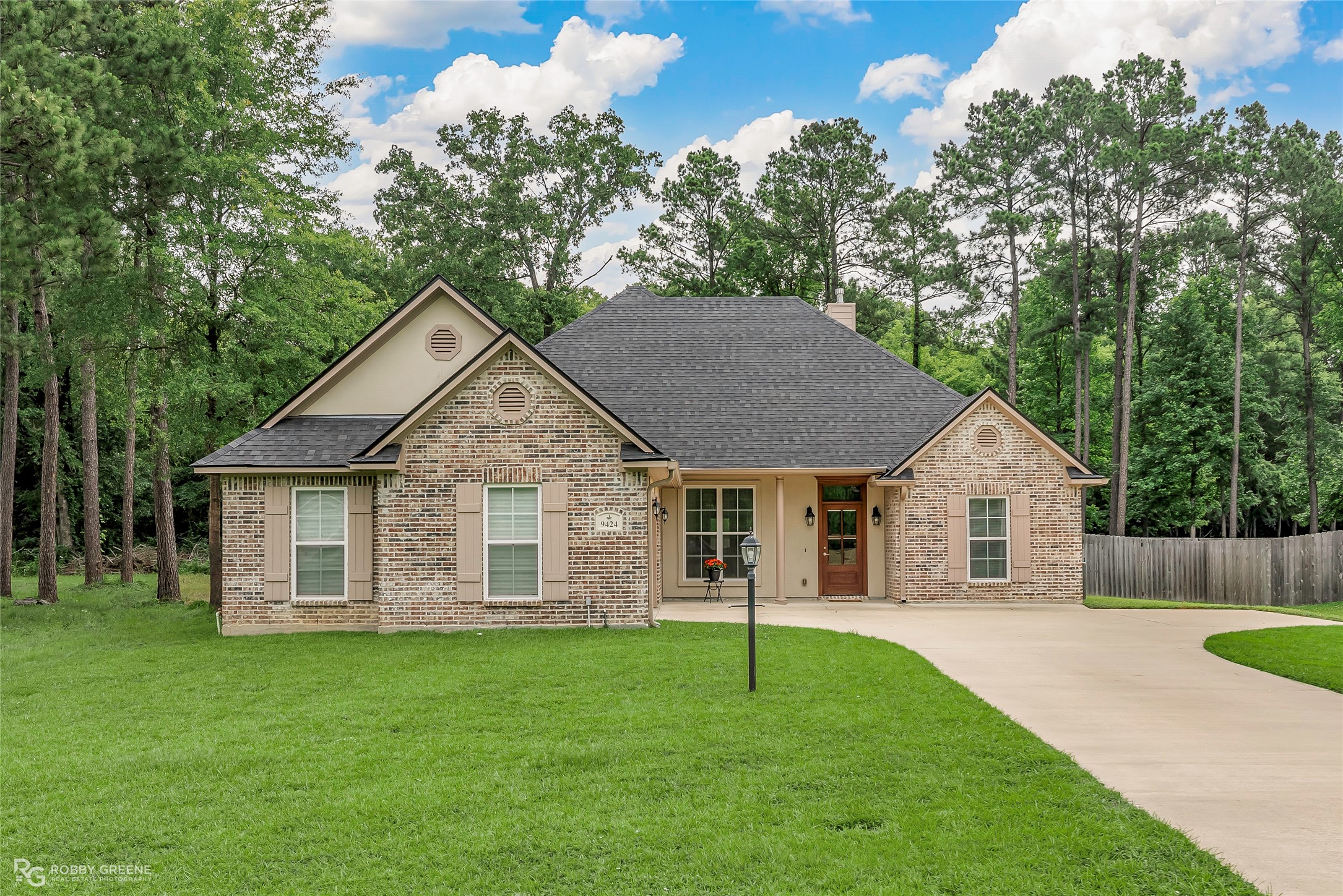9424 N Pointe Circle
