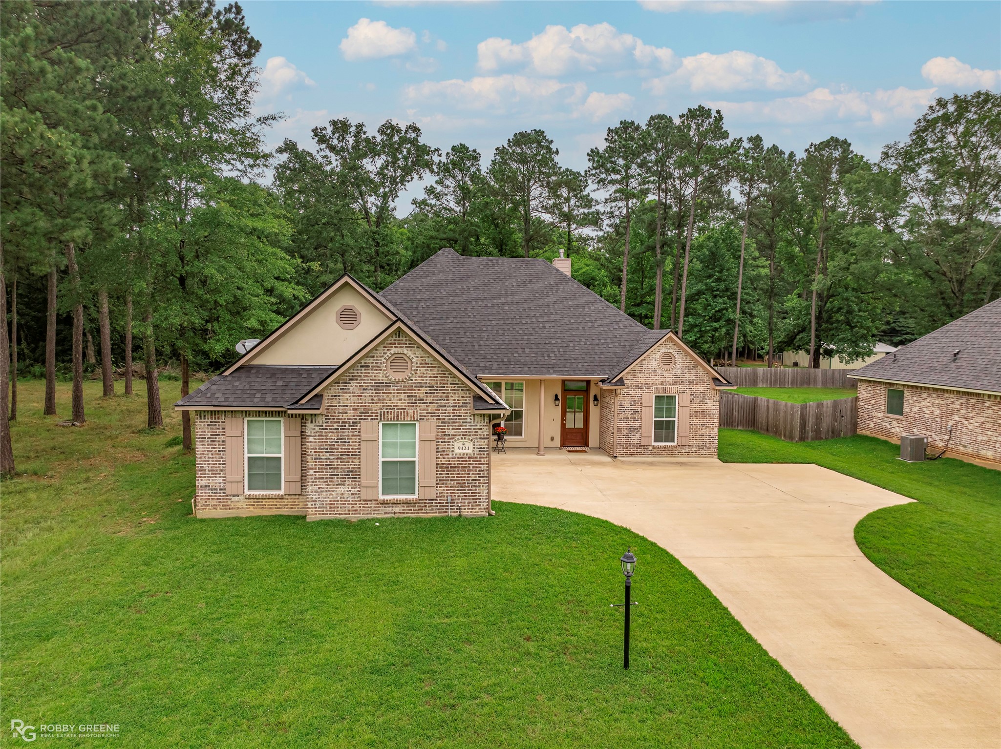 9424 N Pointe Circle