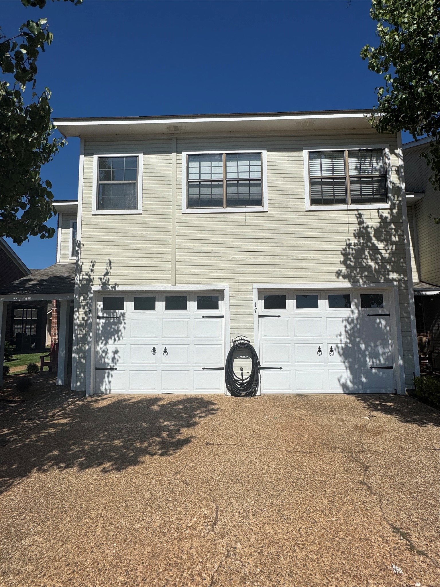 17 Meadow Creek