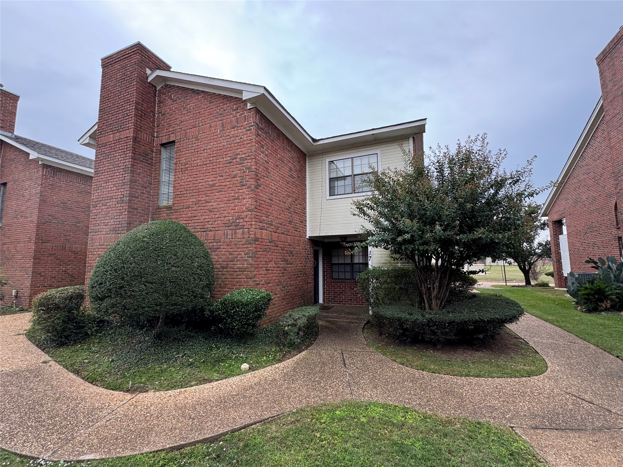17 Meadow Creek
