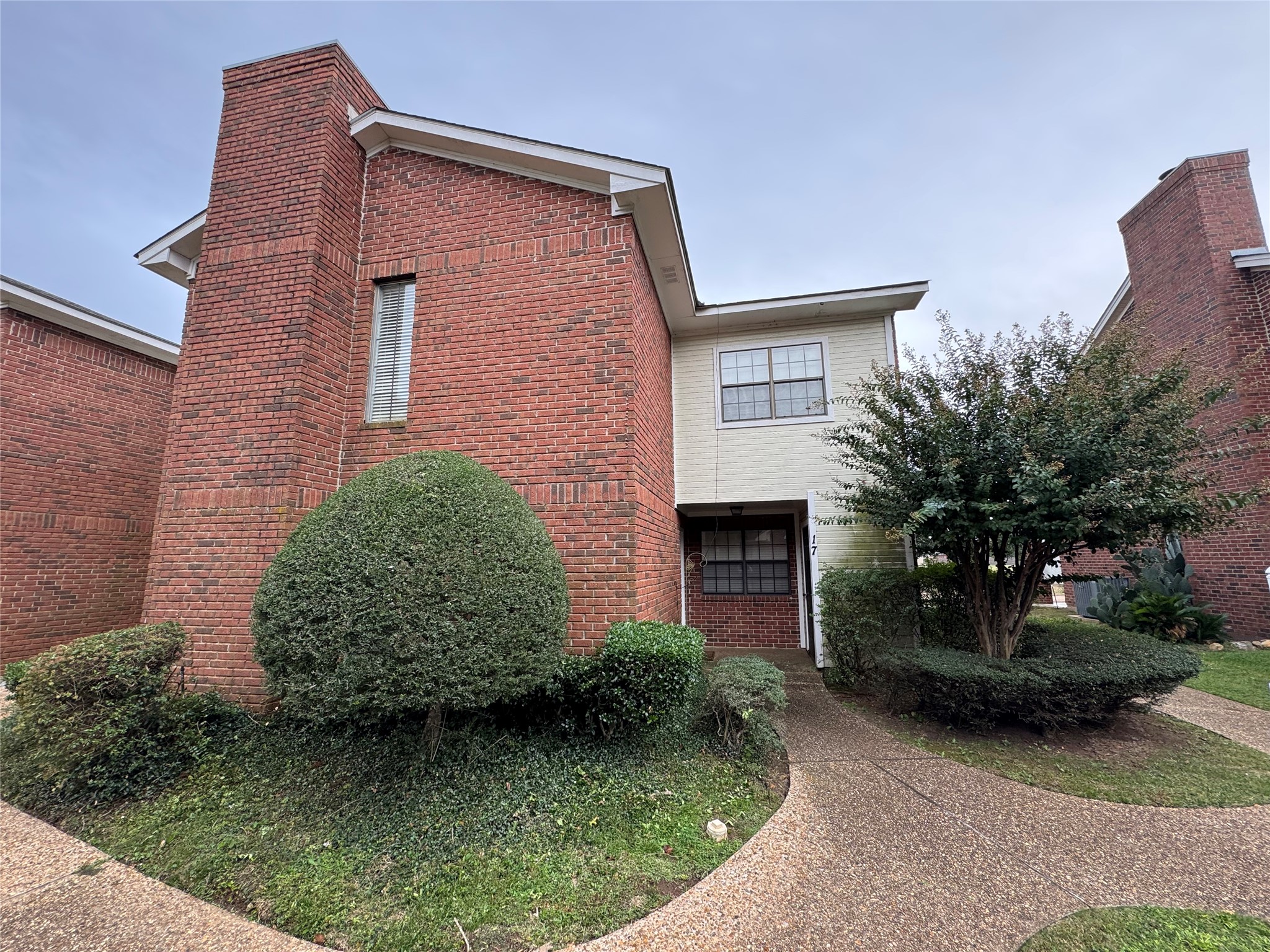 17 Meadow Creek