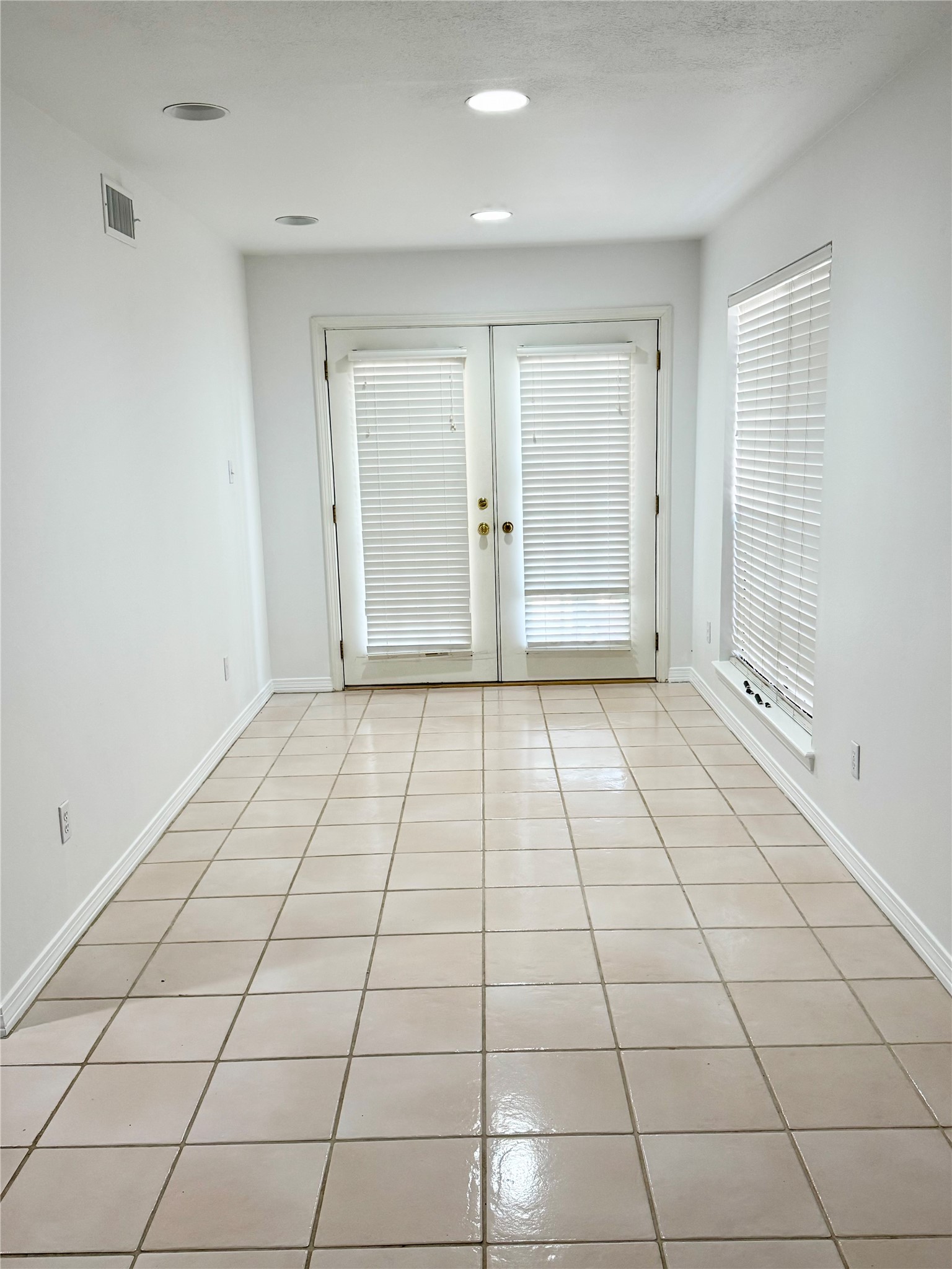 17 Meadow Creek