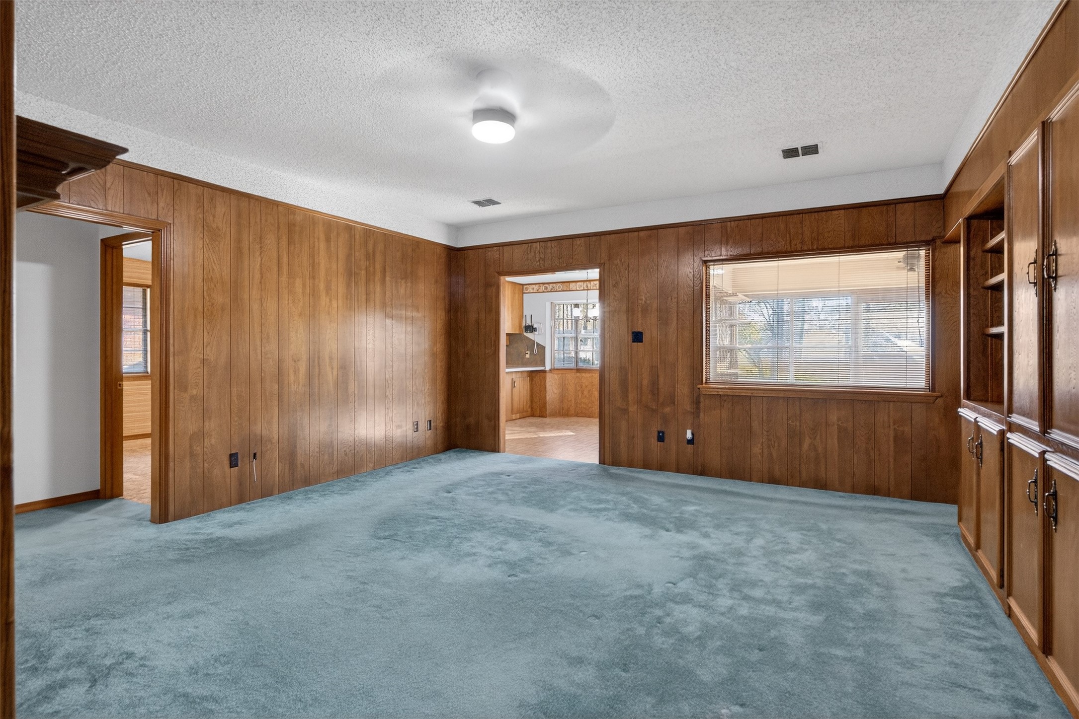 8204 Heatherbrook Circle