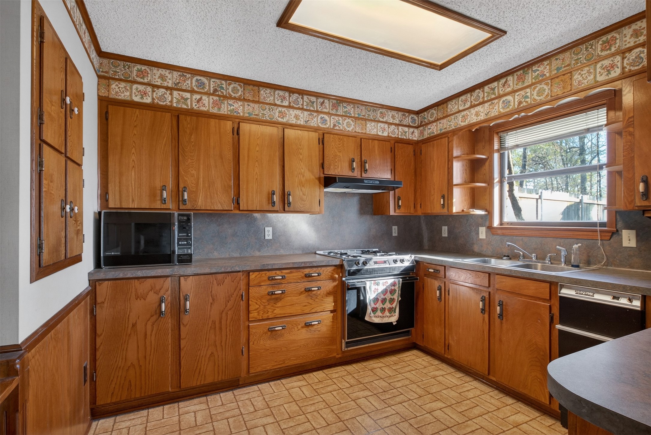 8204 Heatherbrook Circle