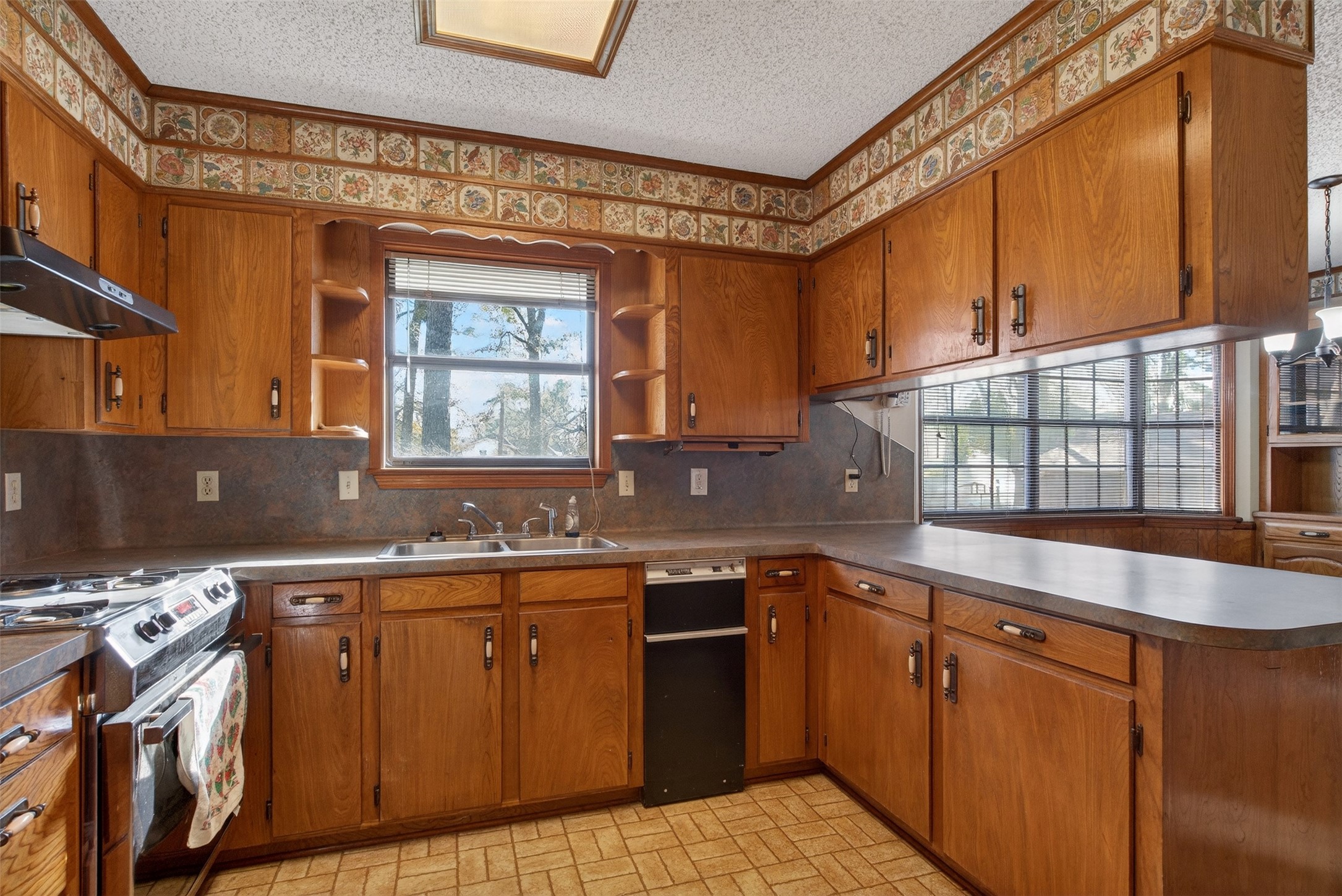 8204 Heatherbrook Circle