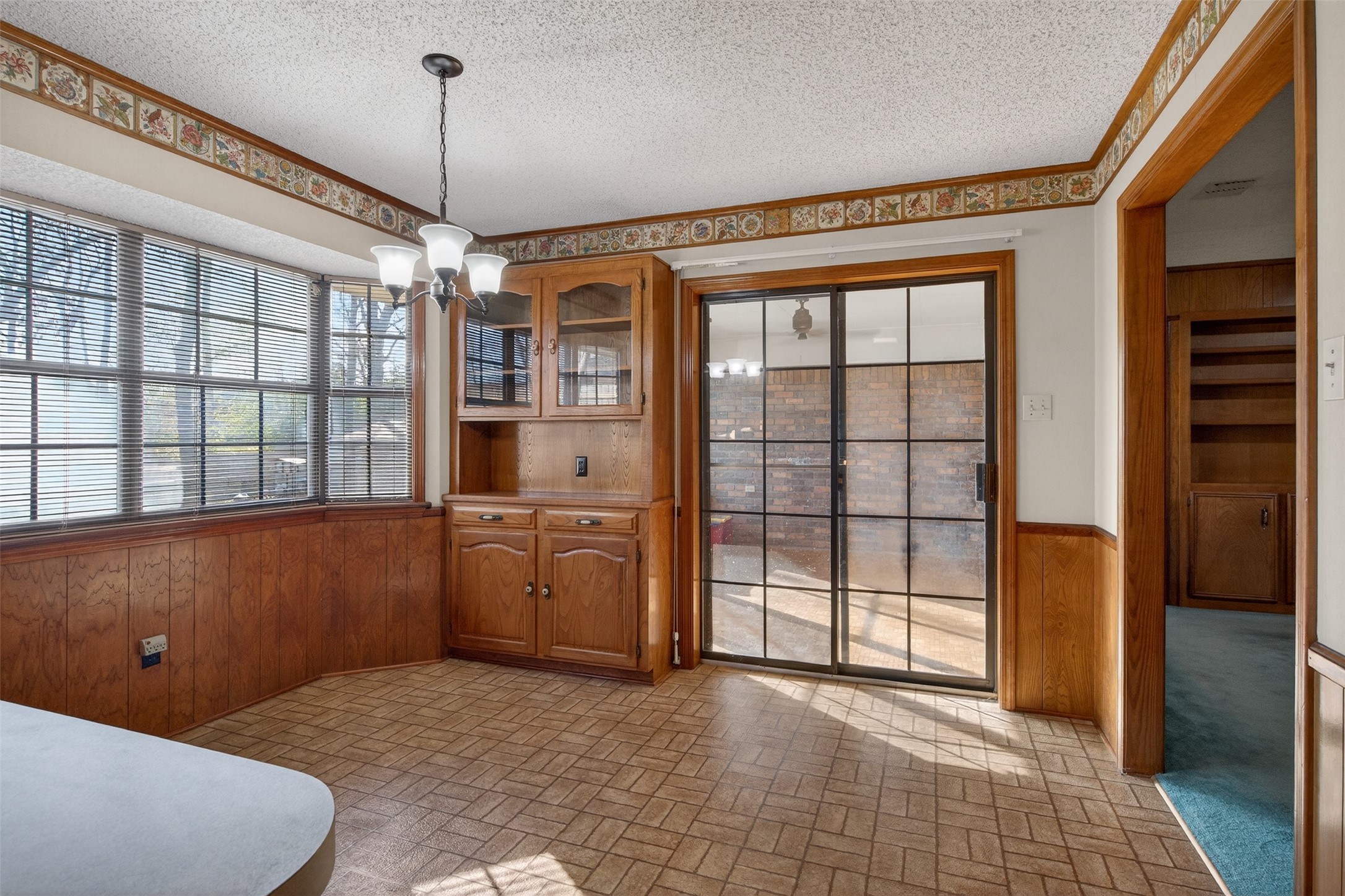 8204 Heatherbrook Circle