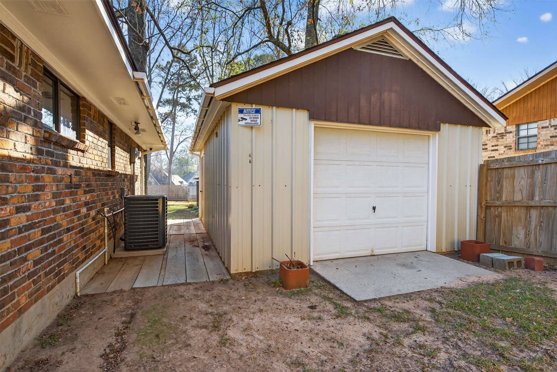 8204 Heatherbrook Circle