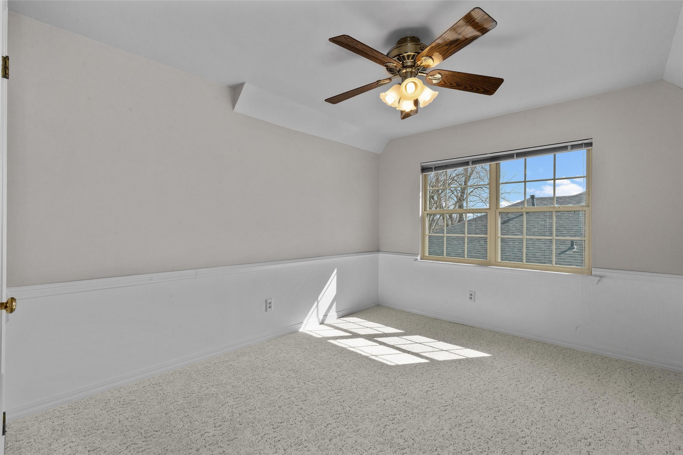 5010 Kenilworth Drive