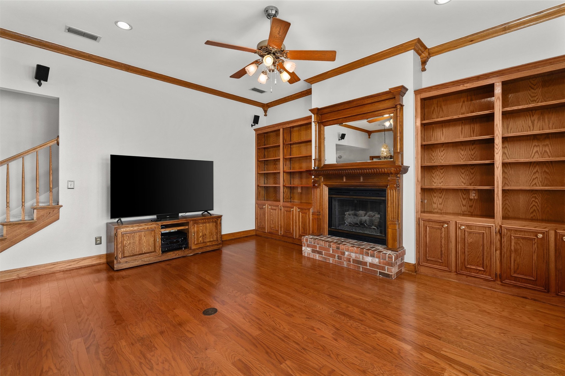 5010 Kenilworth Drive