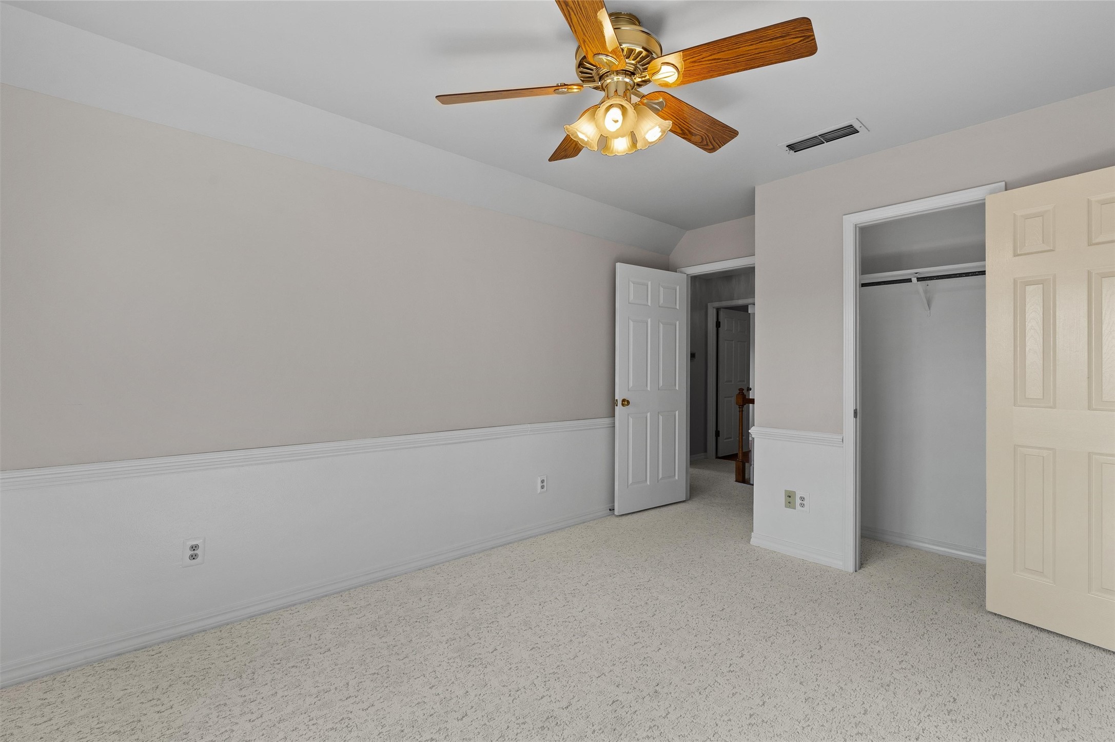 5010 Kenilworth Drive
