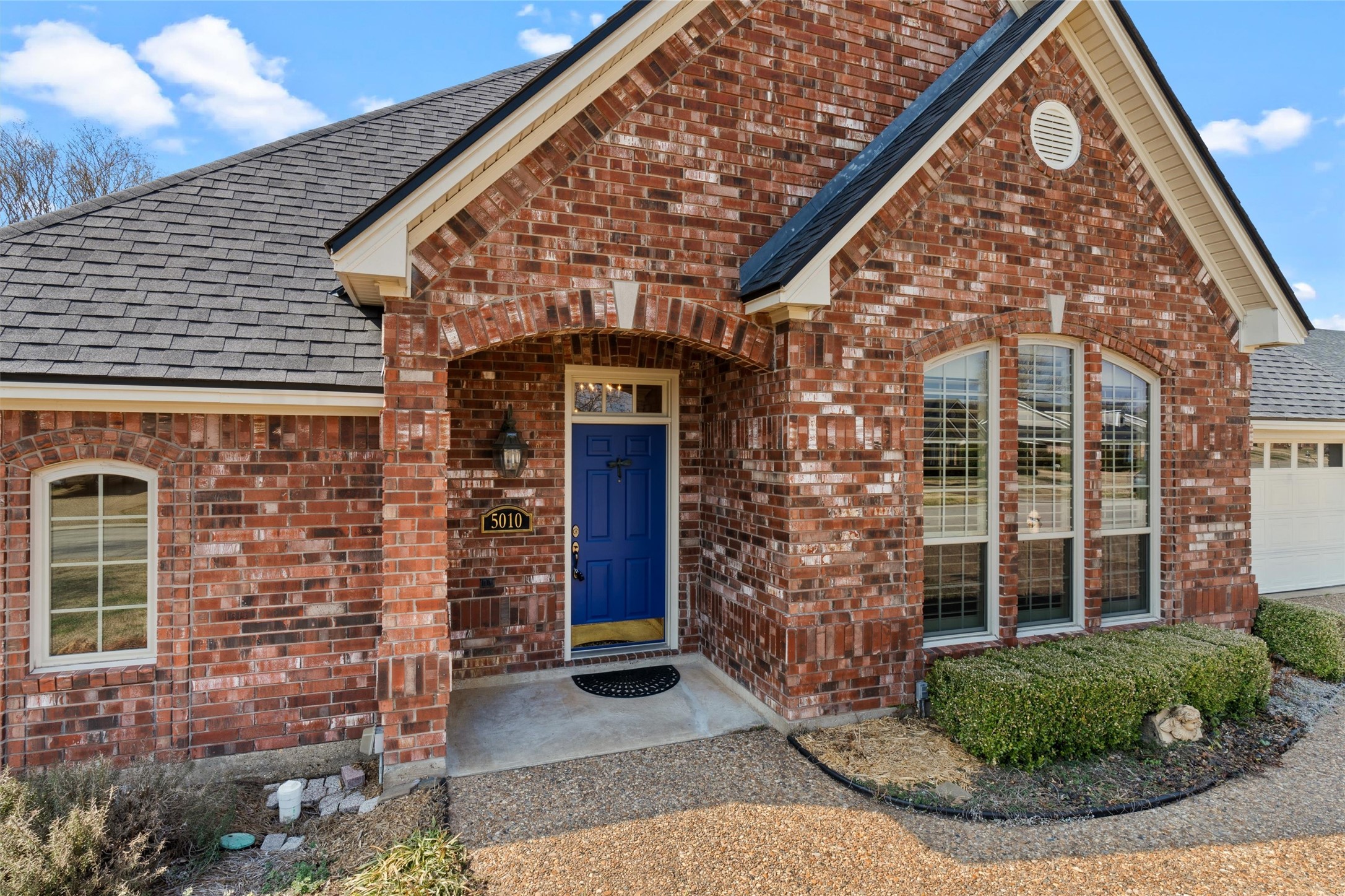 5010 Kenilworth Drive