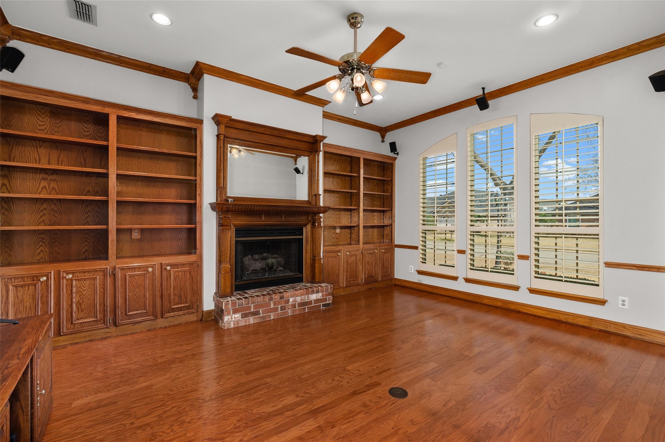 5010 Kenilworth Drive