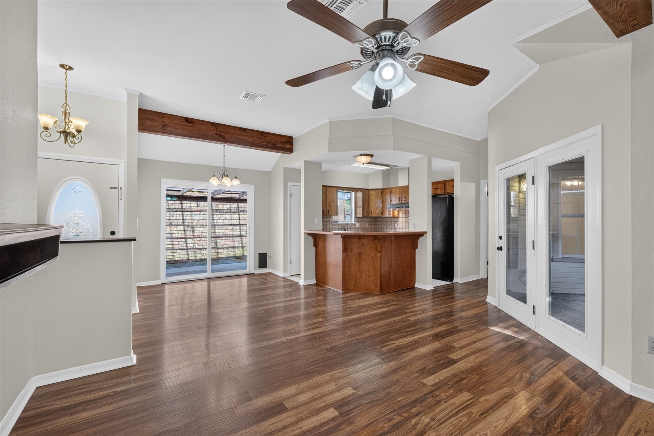 1307 Pecan Square