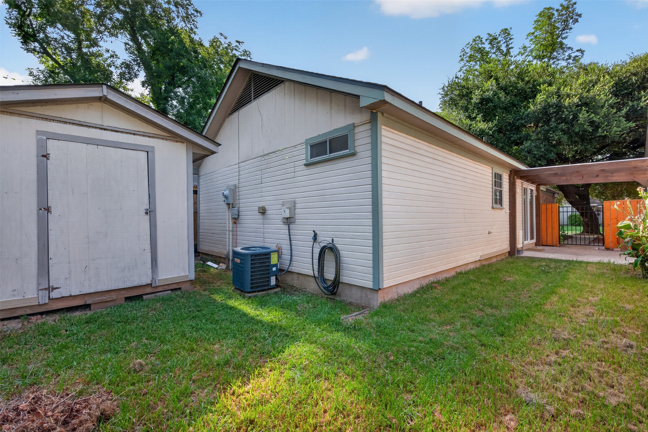 1307 Pecan Square
