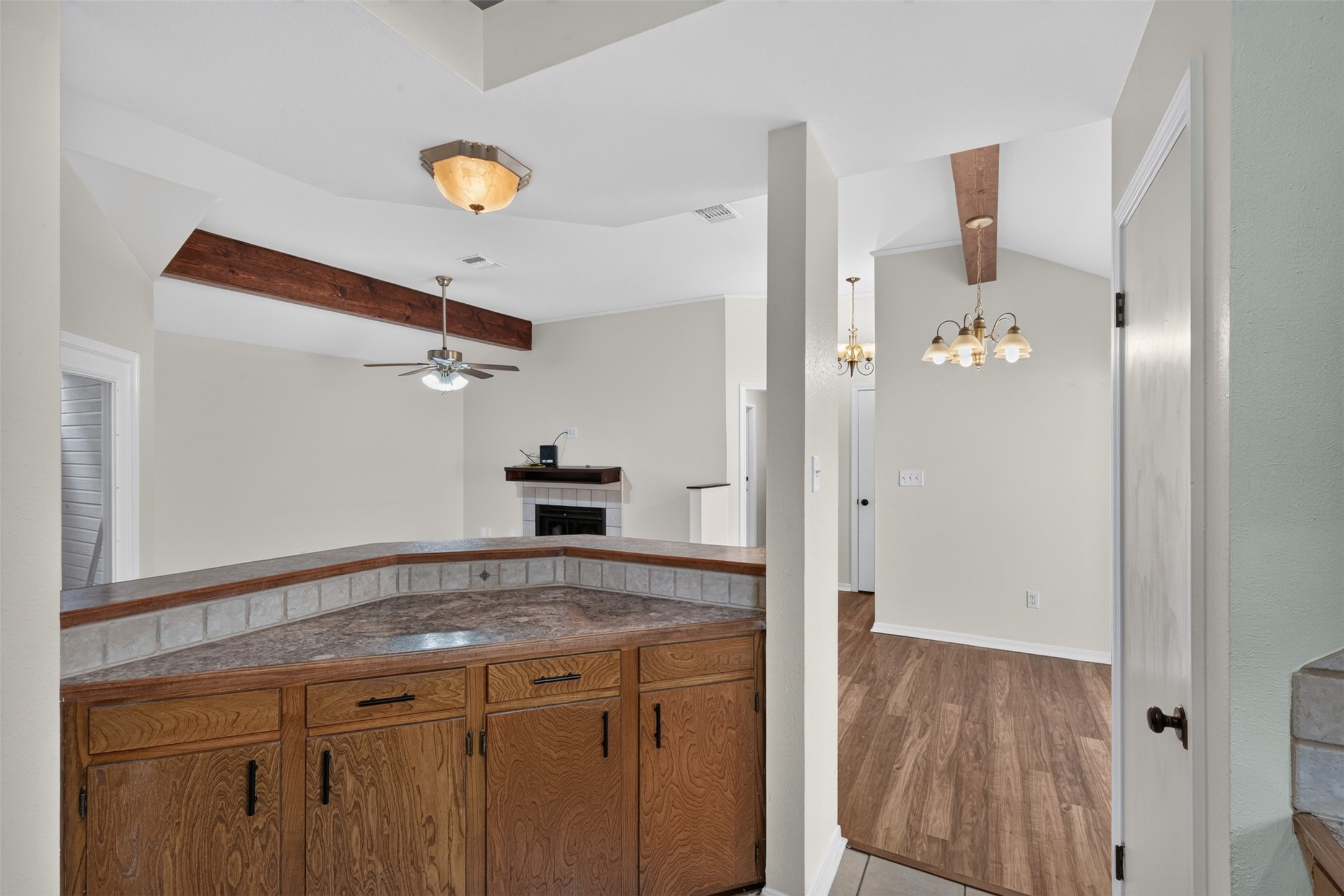 1307 Pecan Square