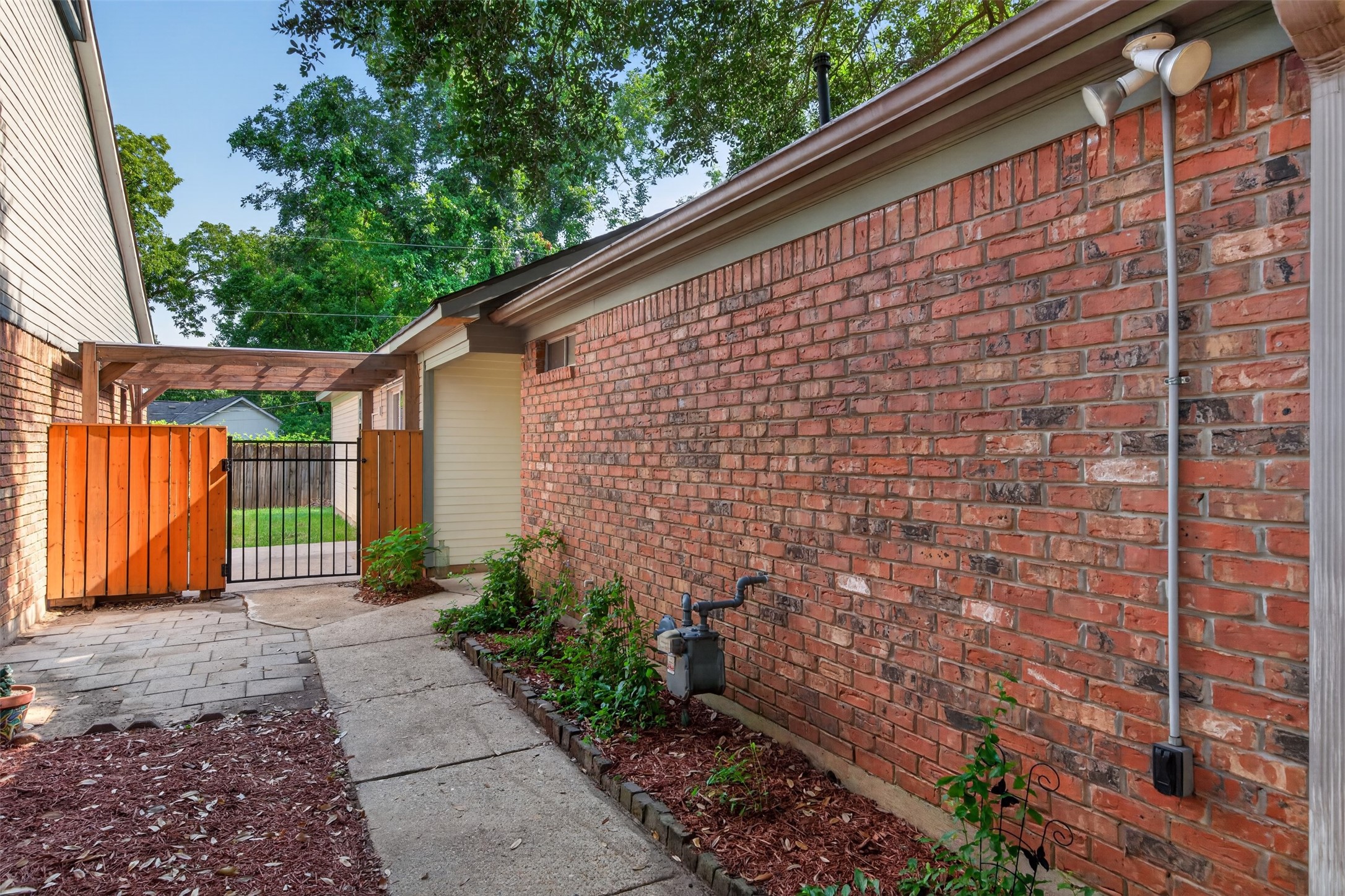 1307 Pecan Square