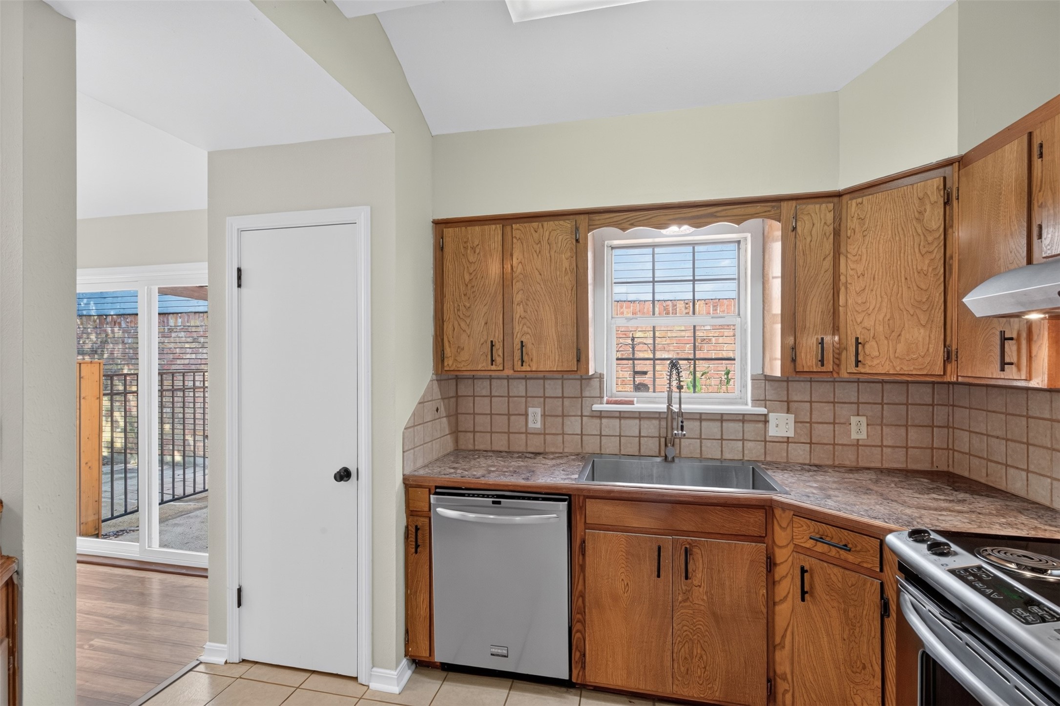 1307 Pecan Square