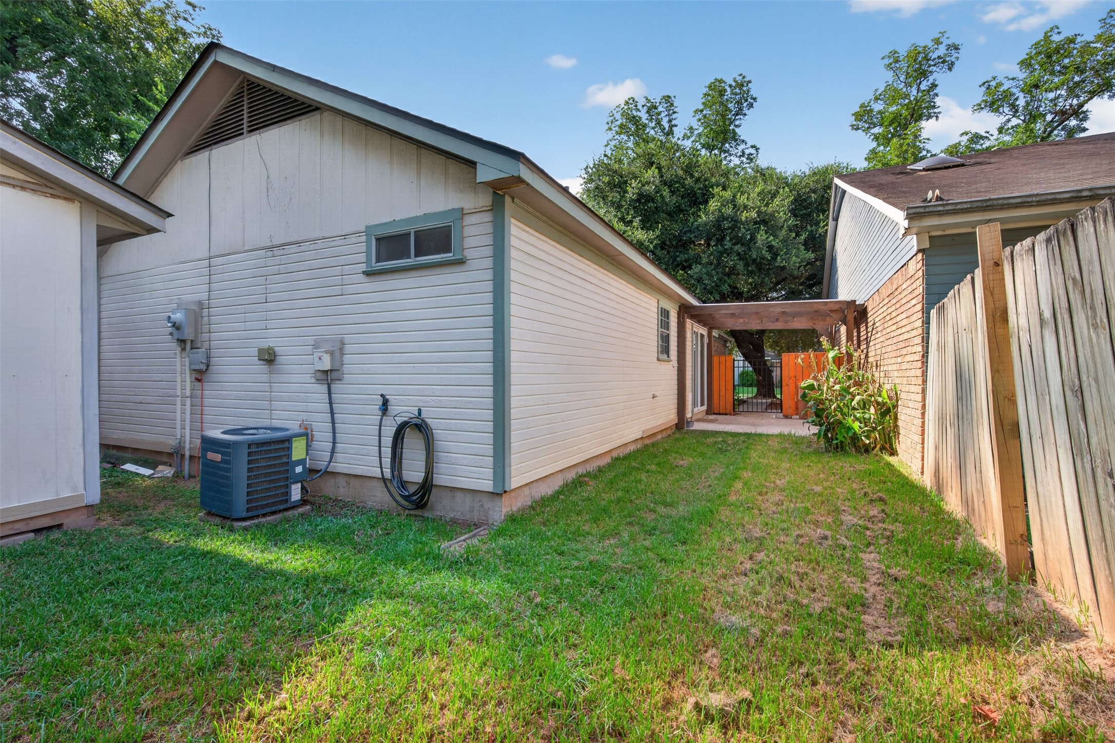 1307 Pecan Square