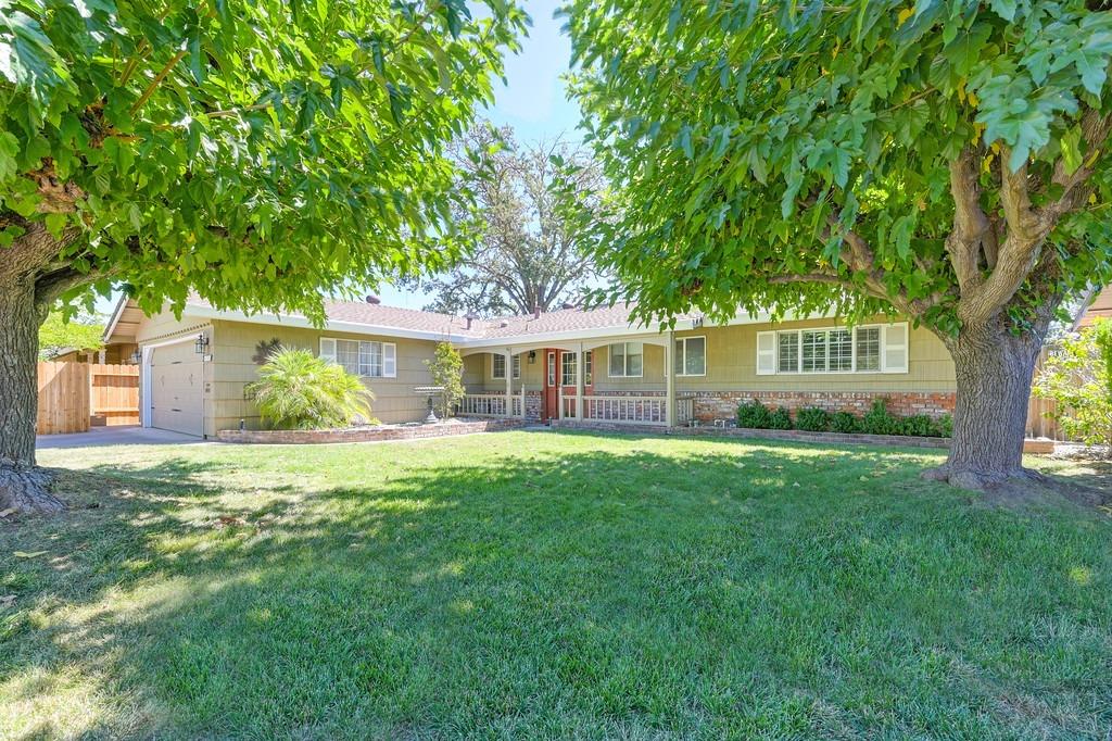 6730 Hedgewood Drive