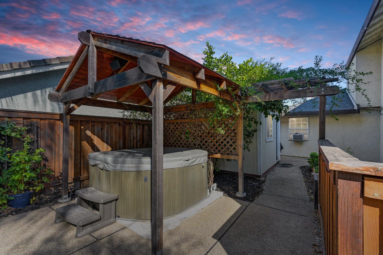 5620 Montclair Circle