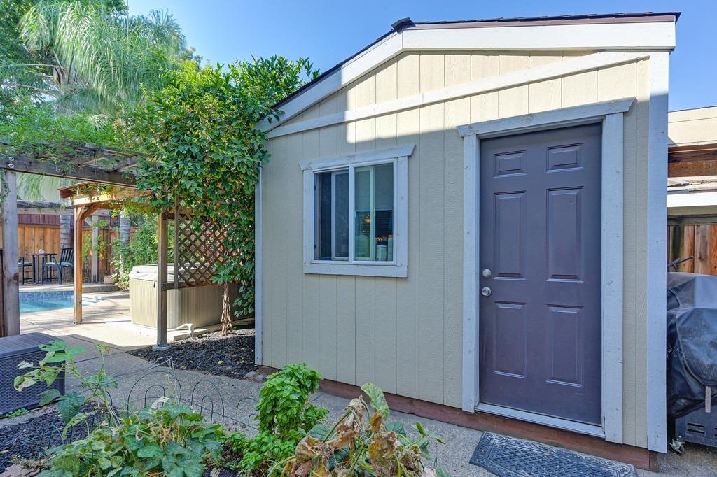 5620 Montclair Circle