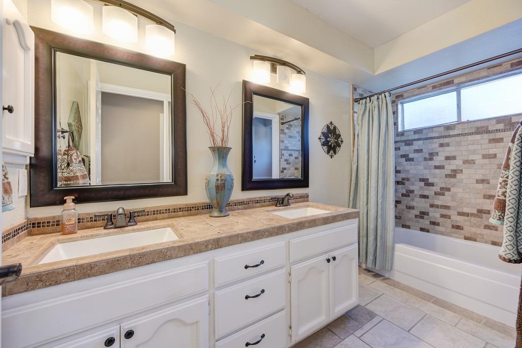 5620 Montclair Circle