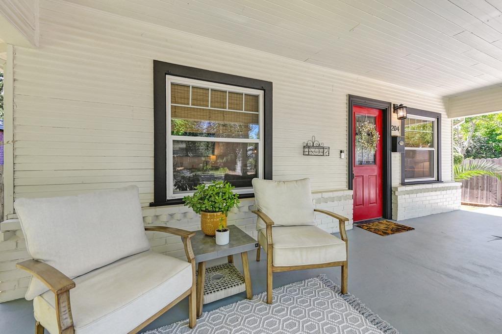 204 Earl Avenue