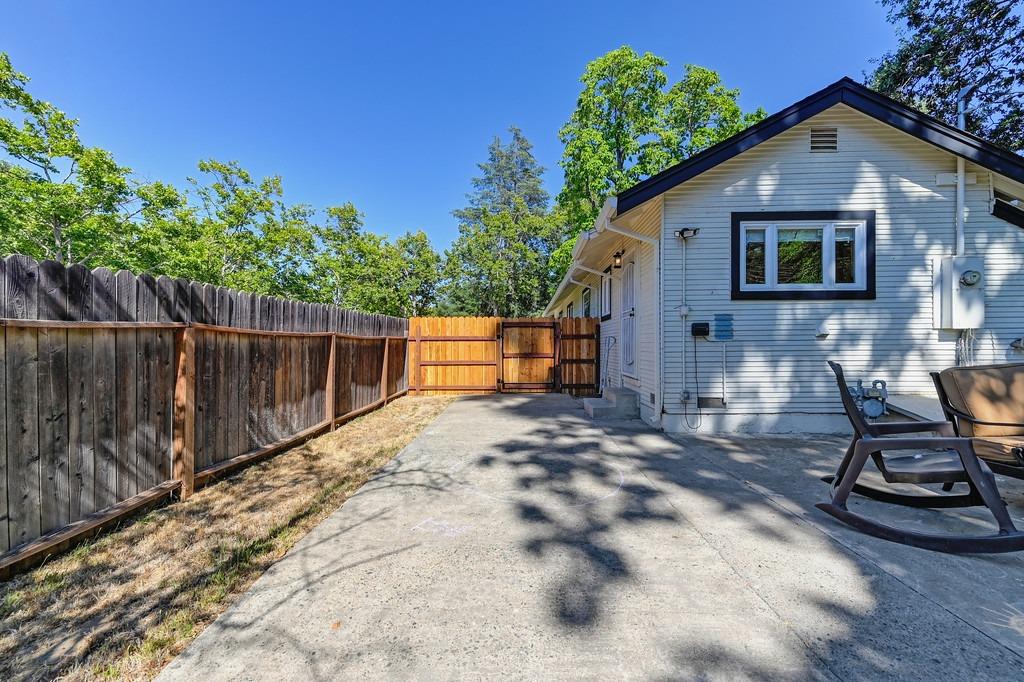 204 Earl Avenue