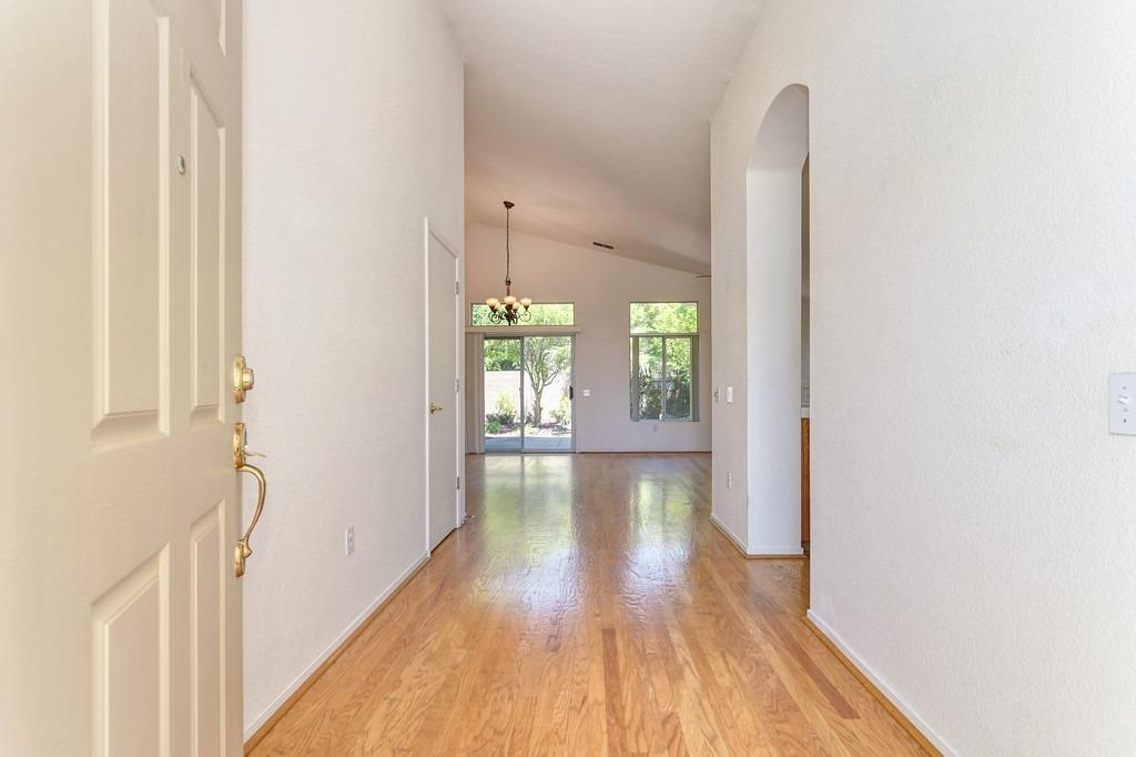 5204 Sugar Pine Loop