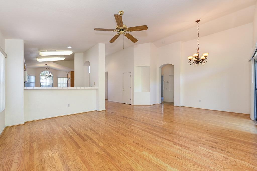 5204 Sugar Pine Loop