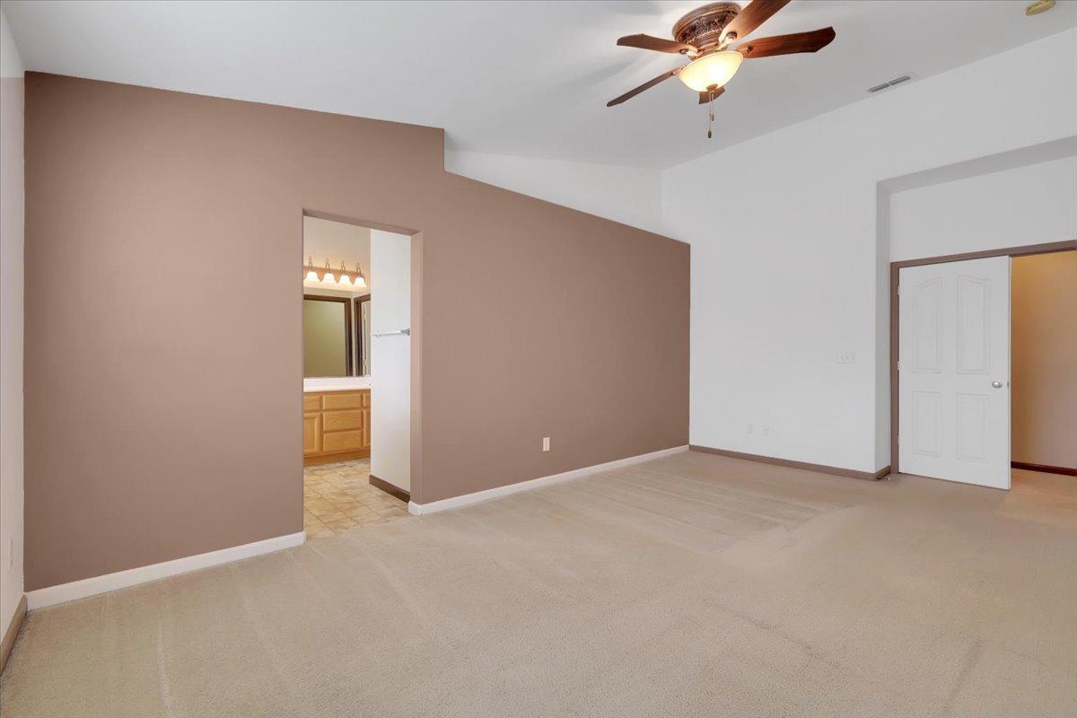 604 Carpenter Way