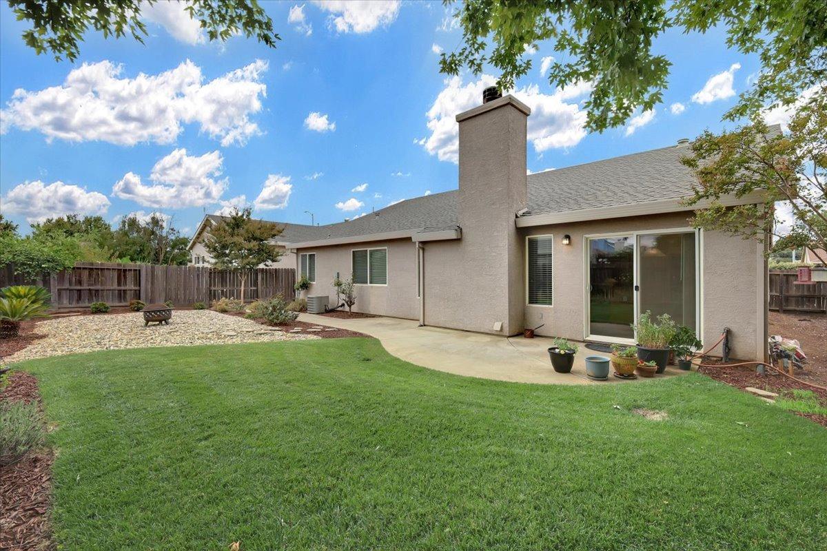 604 Carpenter Way
