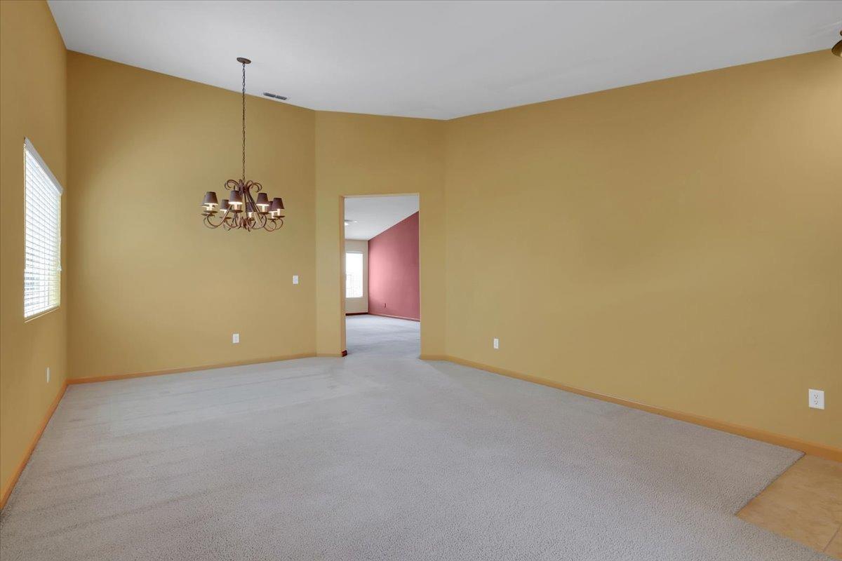 604 Carpenter Way