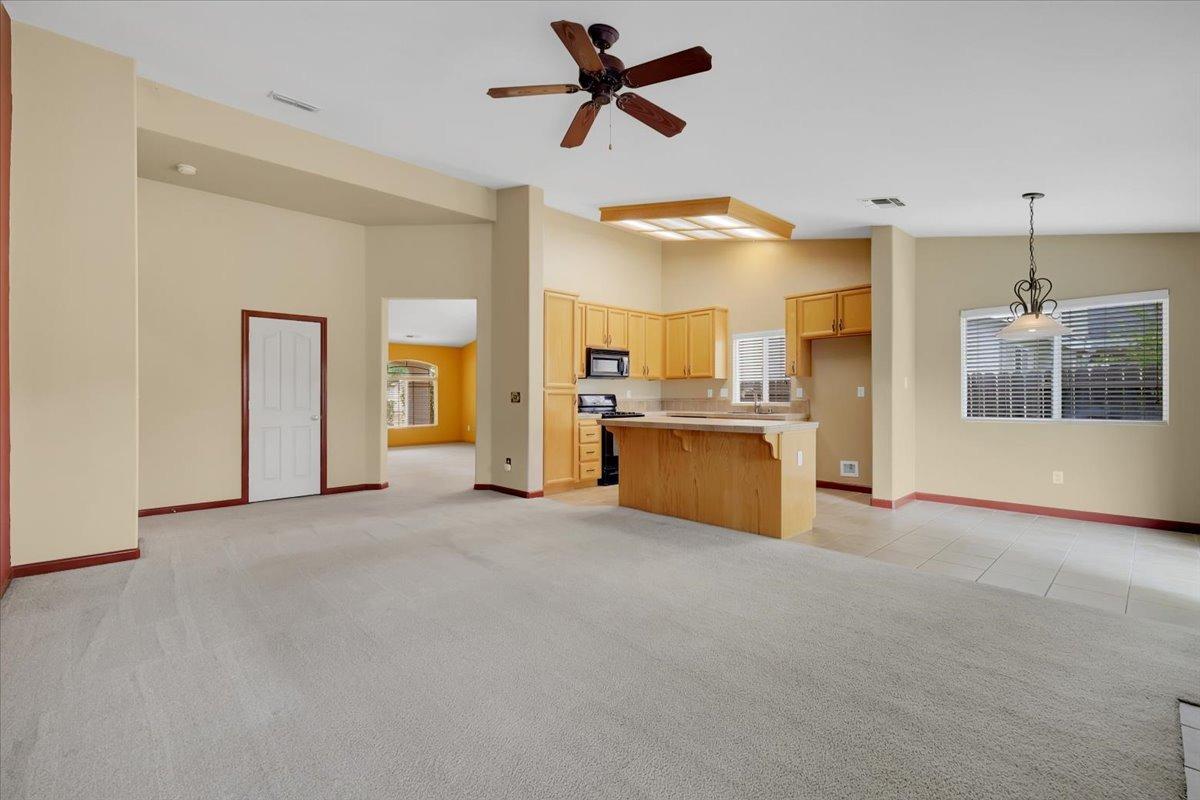 604 Carpenter Way