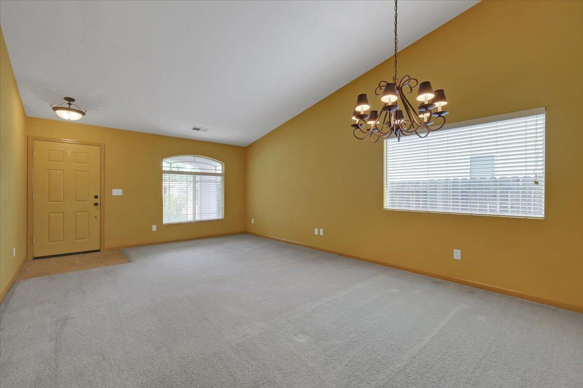 604 Carpenter Way