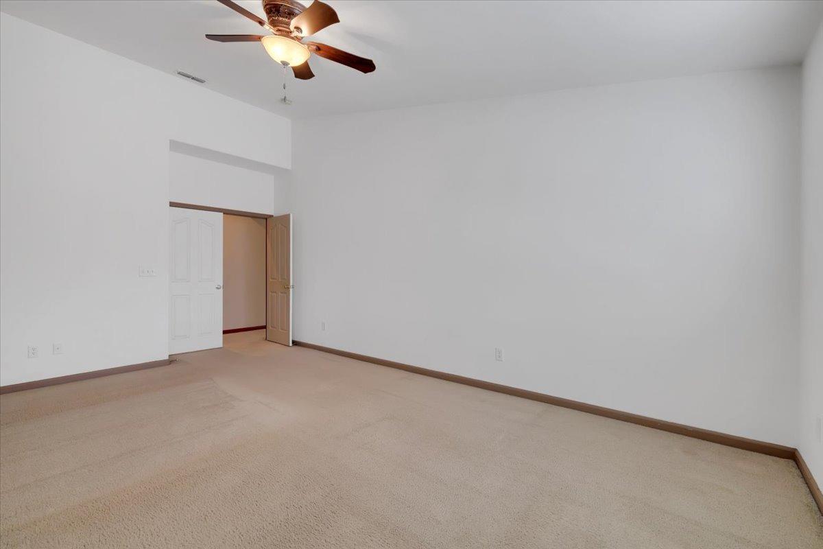604 Carpenter Way